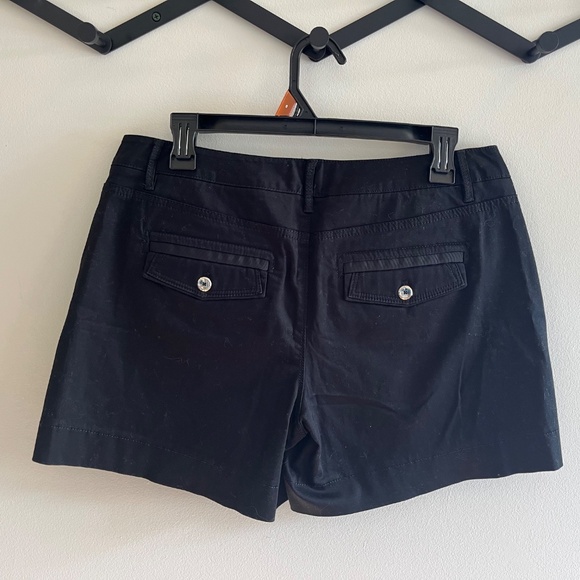 WHITE HOUSE BLACK MARKET | Shorts, size 8 - Picture 2 of 2